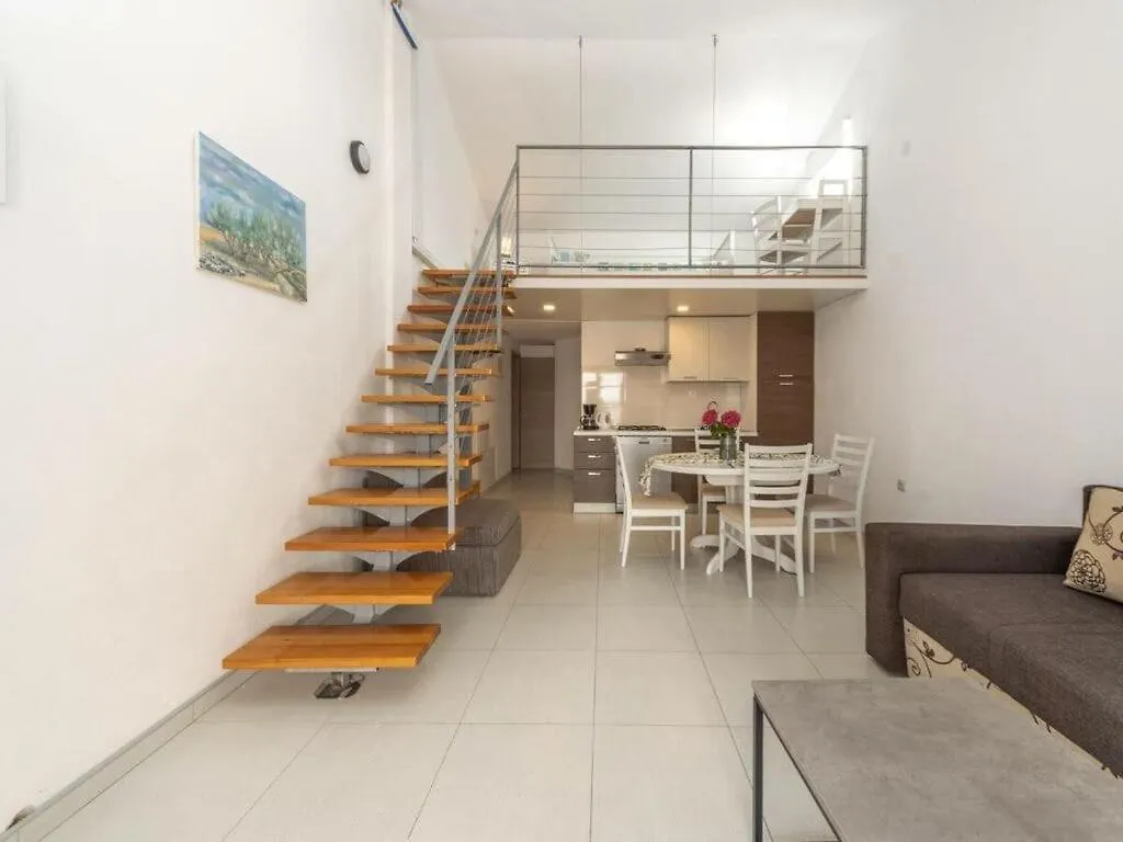 Holiday Apartment Maestral 크리크베니카