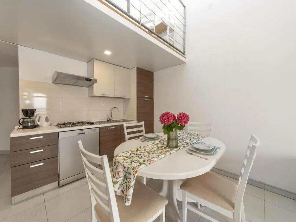 Holiday Apartment Maestral 크리크베니카